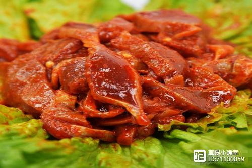 脖子被扎多根烧烤签,被烧烤签子扎出血了